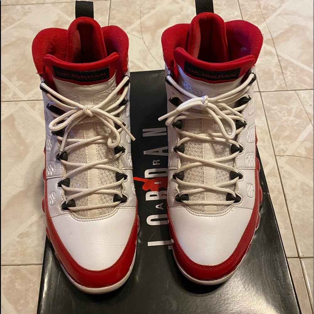 Gym red 9s size 10 9/10 condition og all